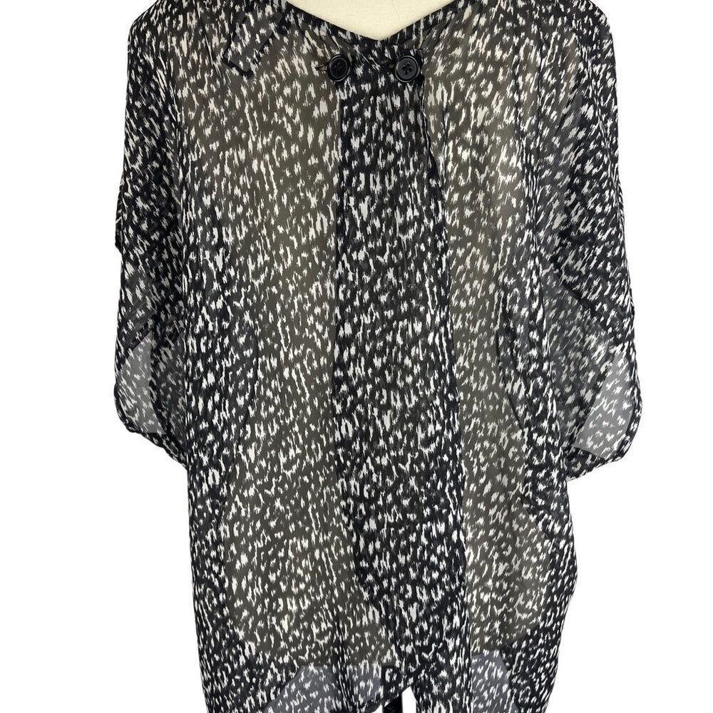 Torrid leopard black & white open back blouse round neck sz 2X sheer material - Picture 2 of 7